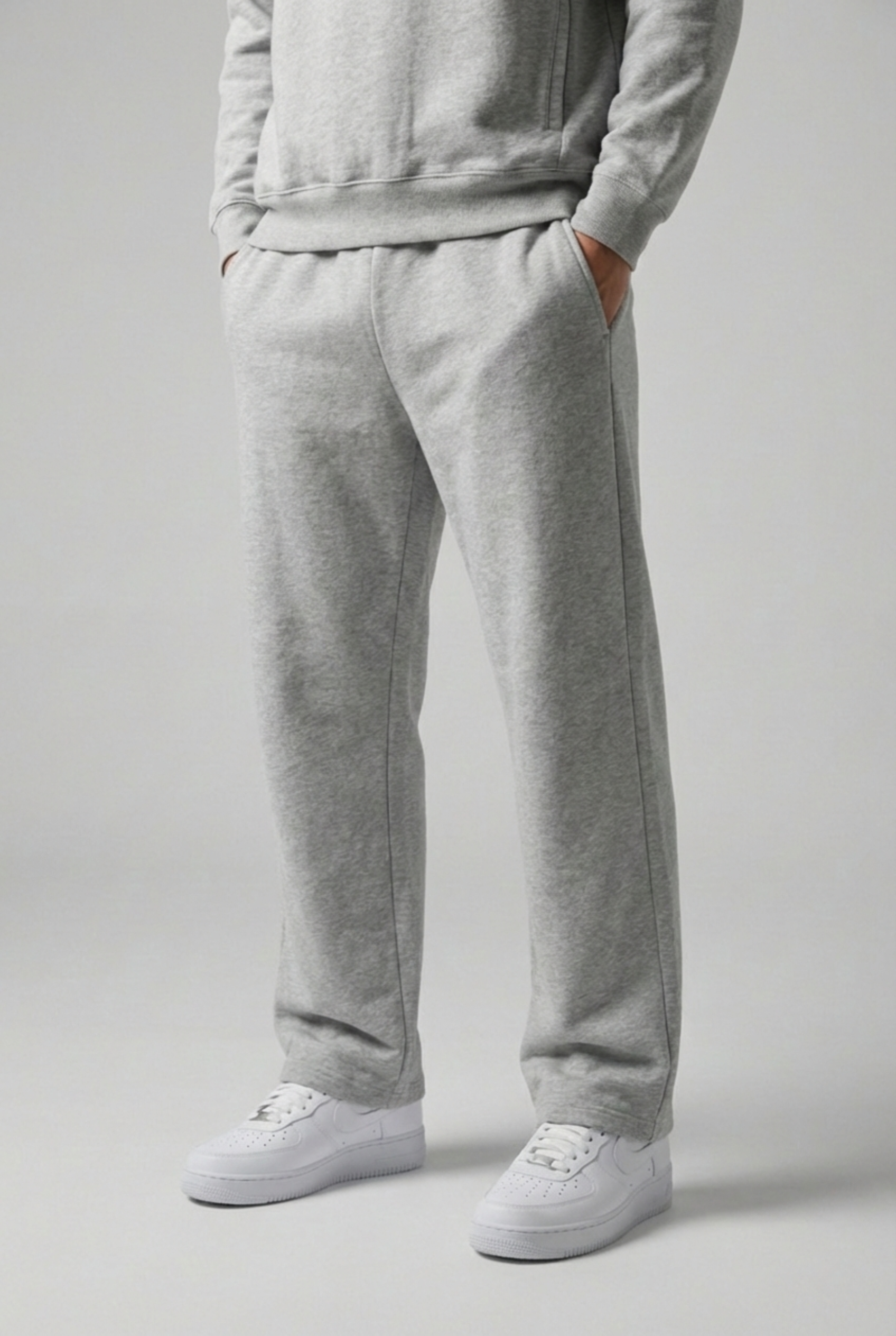 THE ESSENTIAL SWEATPANTS