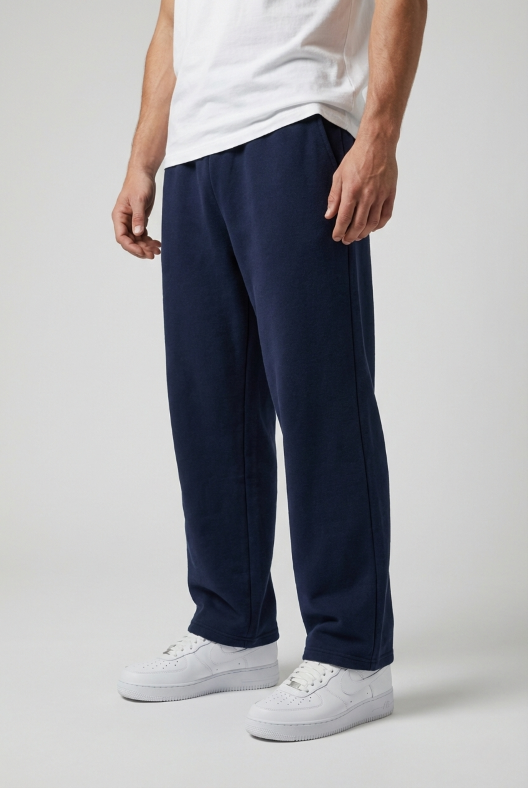 THE ESSENTIAL SWEATPANTS