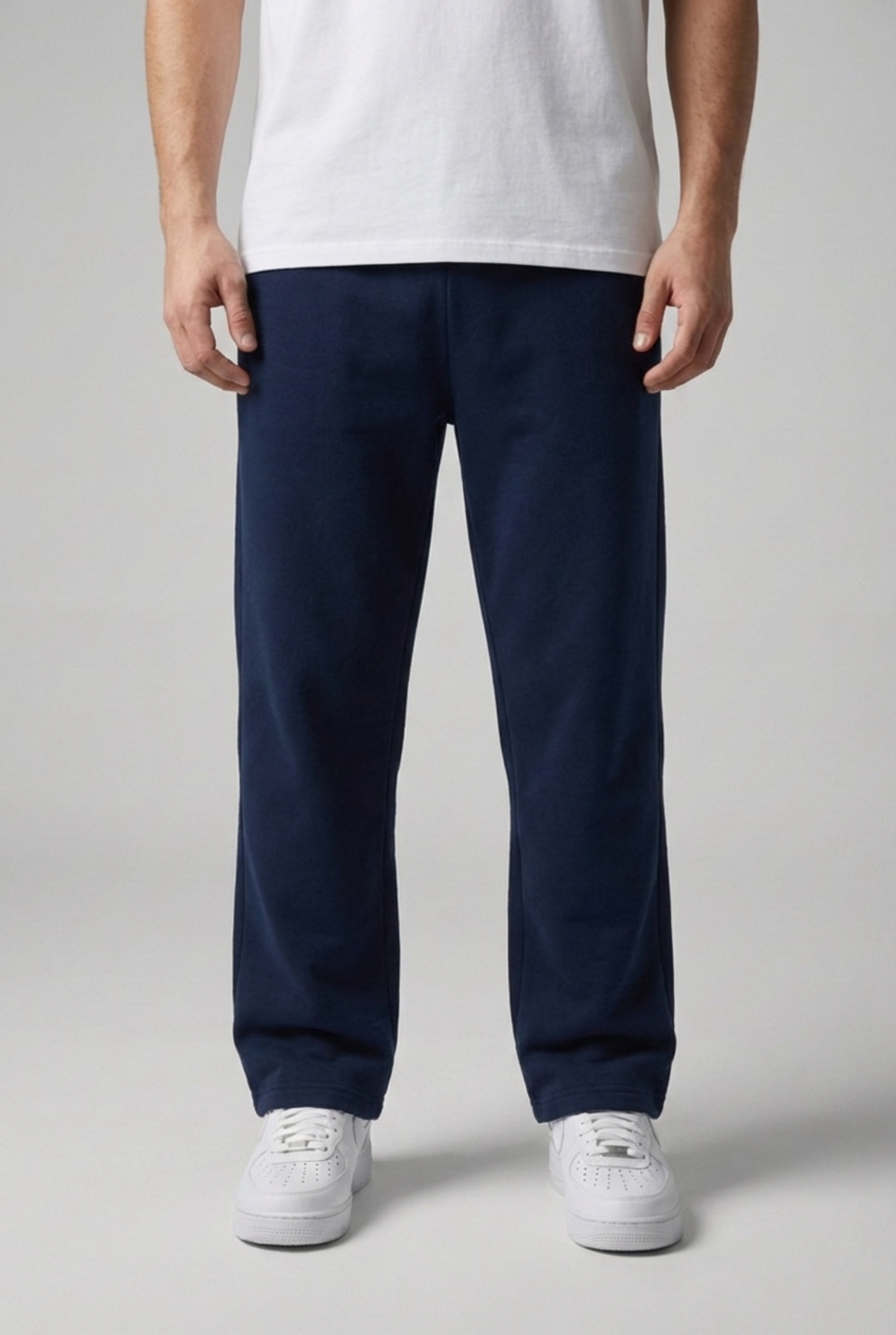 THE ESSENTIAL SWEATPANTS