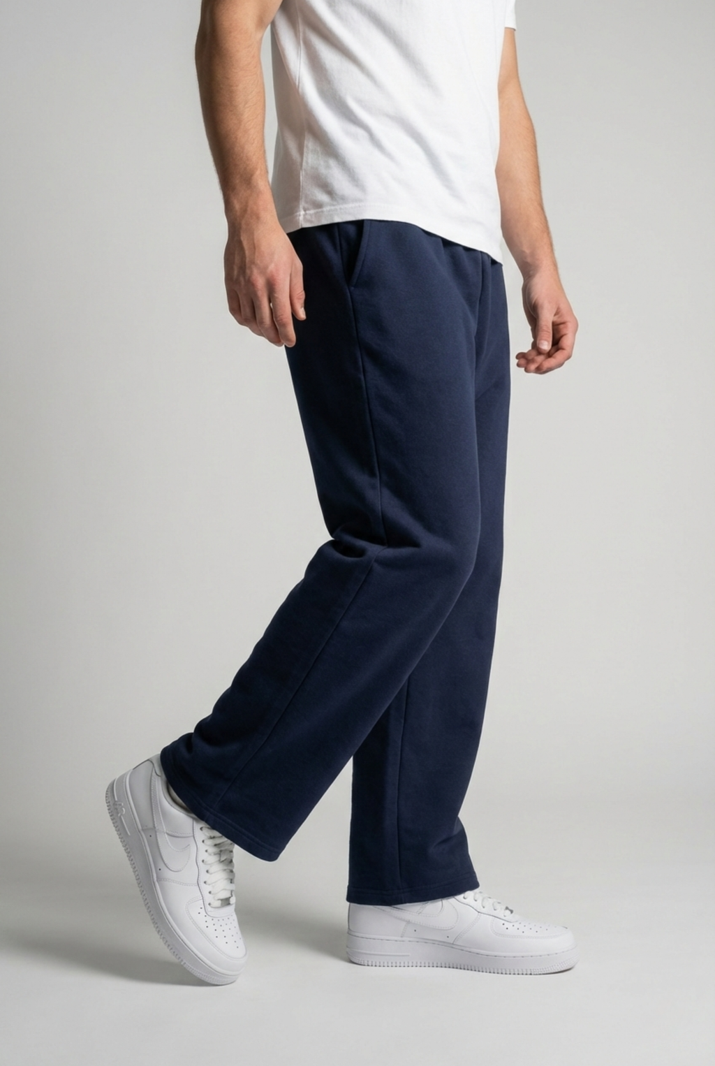 THE ESSENTIAL SWEATPANTS