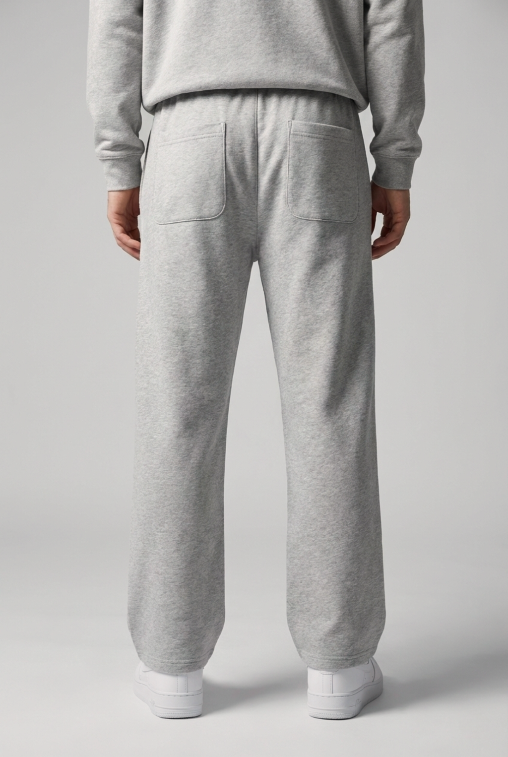 THE ESSENTIAL SWEATPANTS